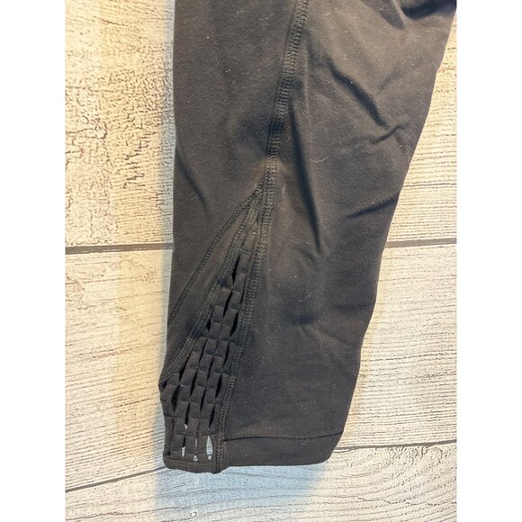 Women's Lululemon True Self Crop Black Size 12 - Picture 3 of 5
